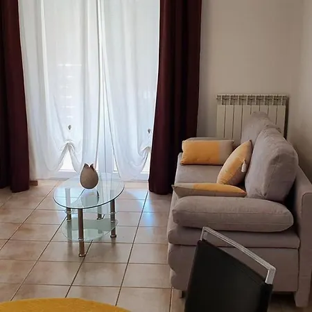 Nevija Apartament *