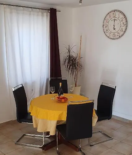 Apartman Nevija *